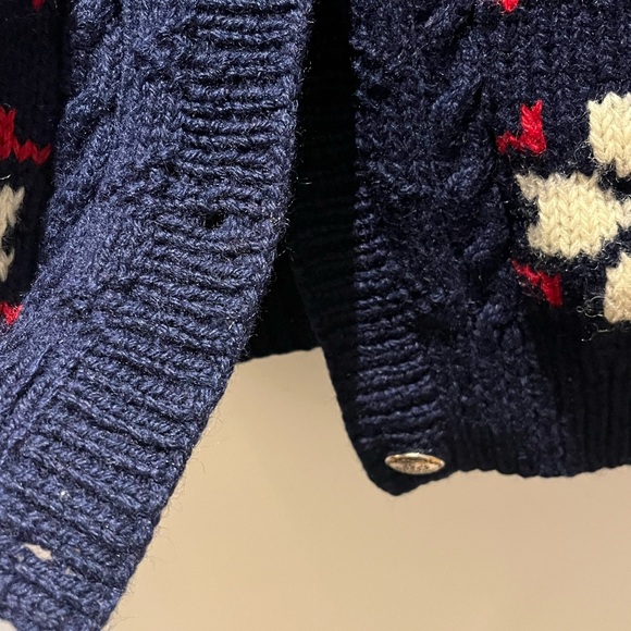 Vintage Eddie Bauer HandKnit 100% Wool Reindeer Snowflake Cardigan Navy L - Picture 4 of 7
